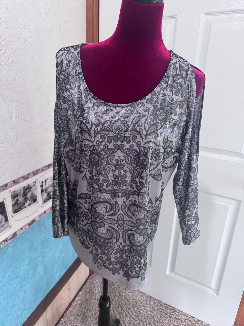 I.N,C. Women's Silver Gray Patterned Cold-Shoulder Top